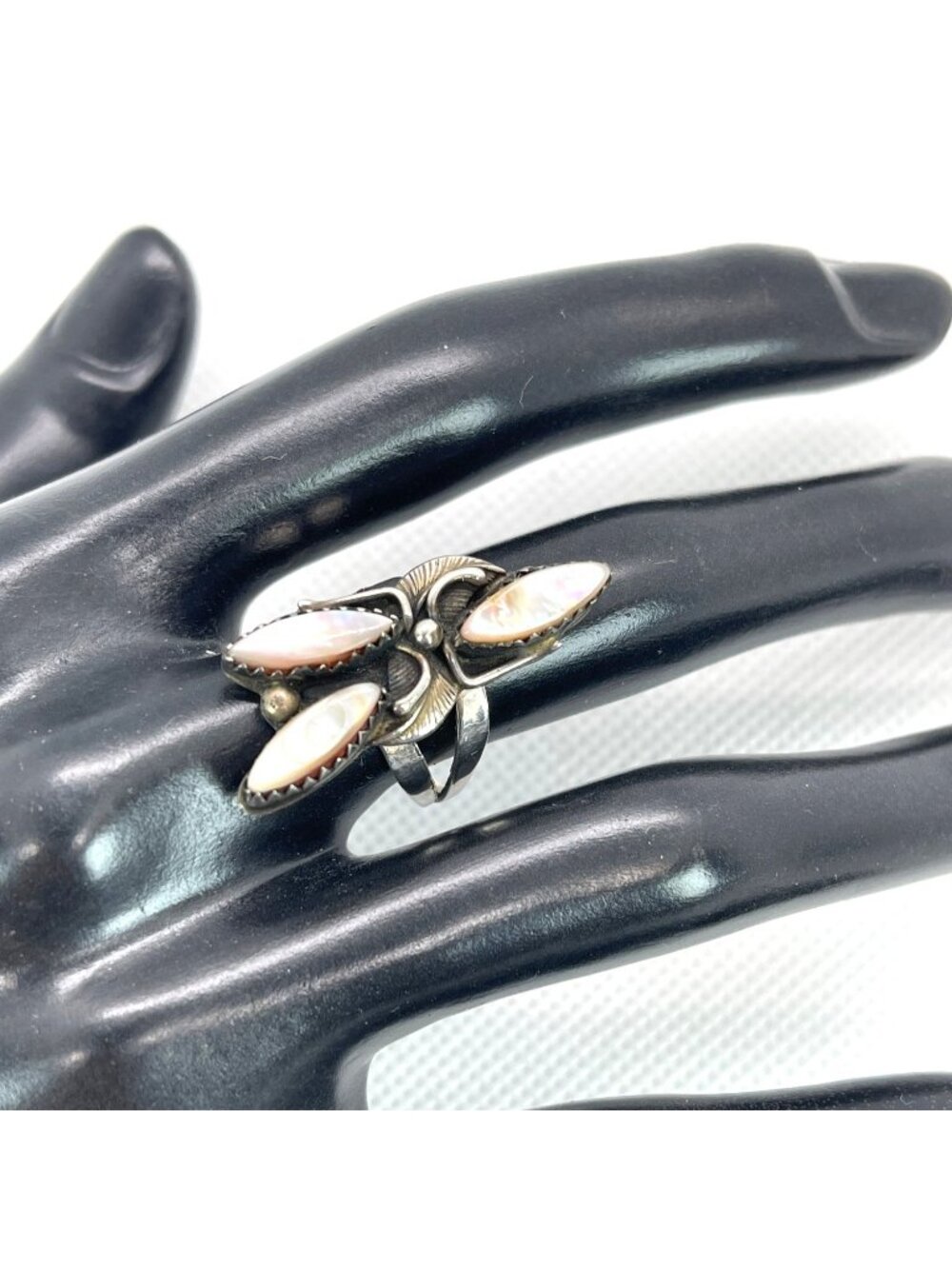 Native American Sterling Silver Mother Of Pearl Ring Statement Signed LW Sz 5.25 - Picture 15 of 16